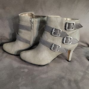 Michael Antonio Ancle Boots, Color Steel Size 6